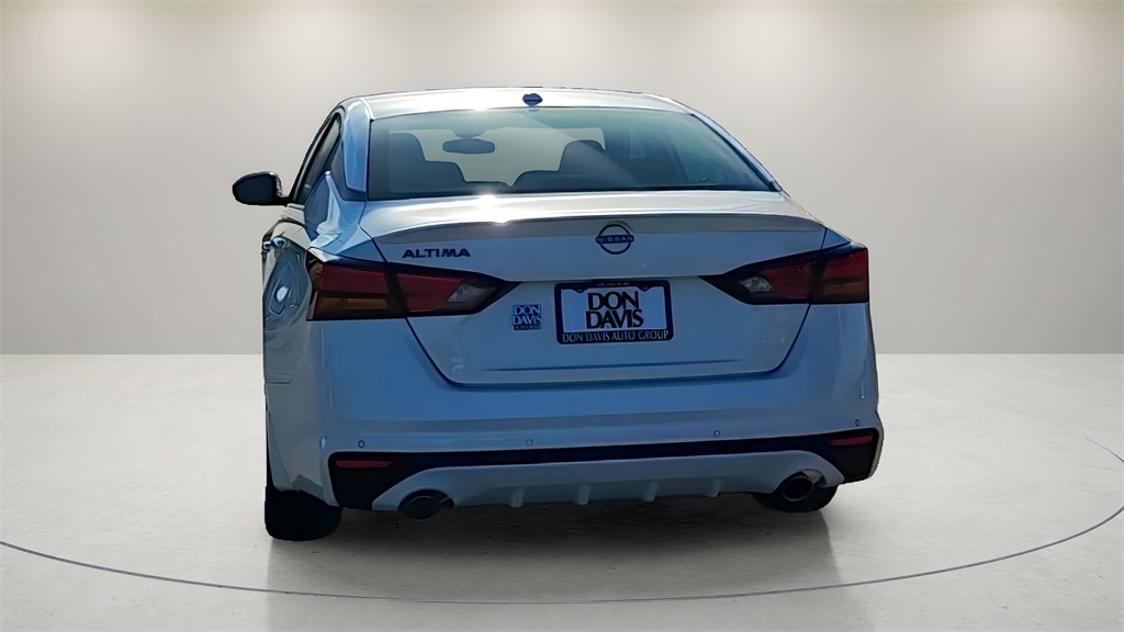 2025 Nissan Altima