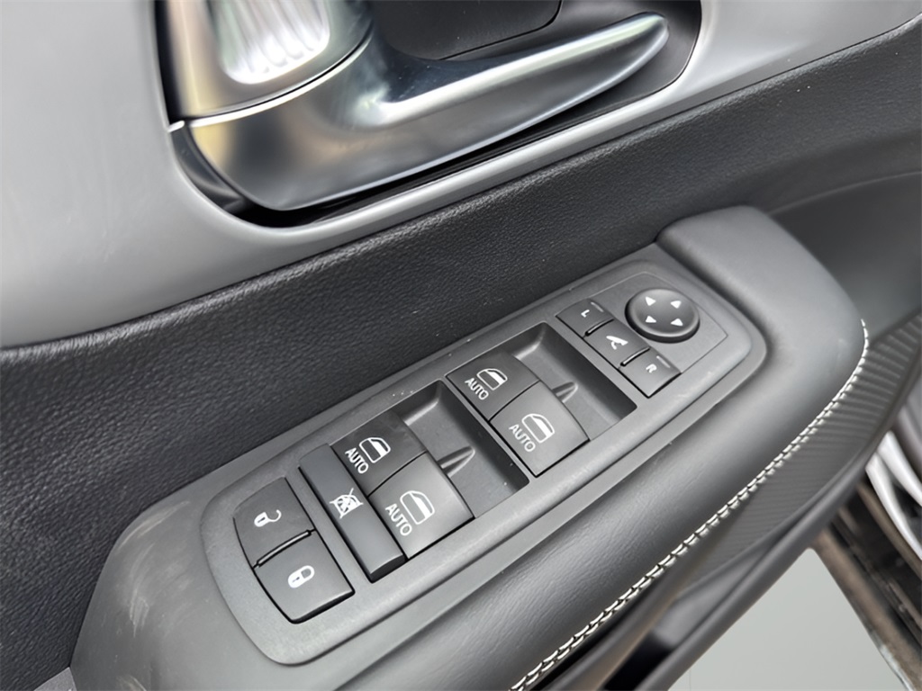 2025 Chrysler Pacifica Hybrid
