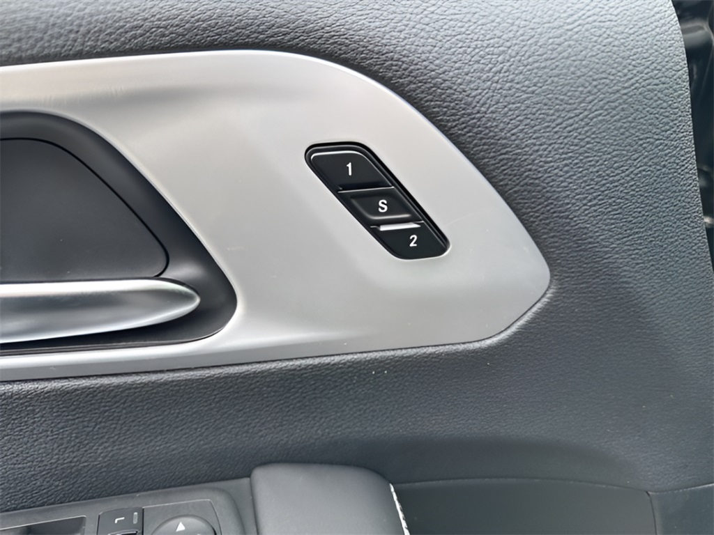 2025 Chrysler Pacifica Hybrid