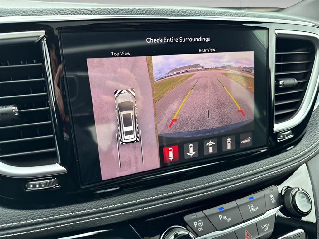 2025 Chrysler Pacifica Hybrid