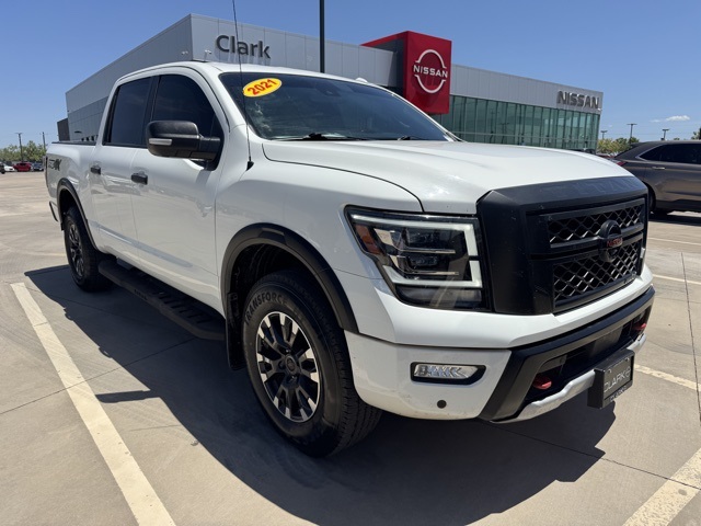 2022 Nissan Titan PRO-4X photo 22