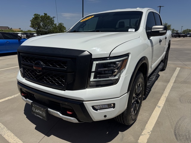 2022 Nissan Titan PRO-4X photo 32