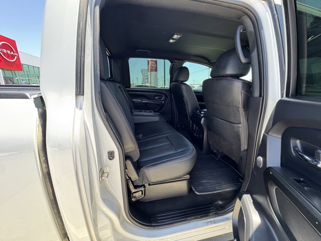 2022 Nissan Titan PRO-4X photo 35