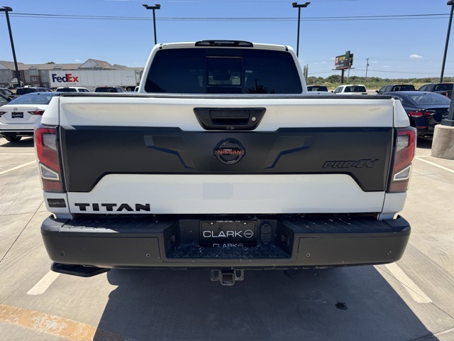 2022 Nissan Titan PRO-4X photo 29
