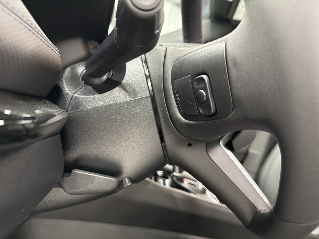 2025 Jeep Compass Limited White at River Oaks CDJR