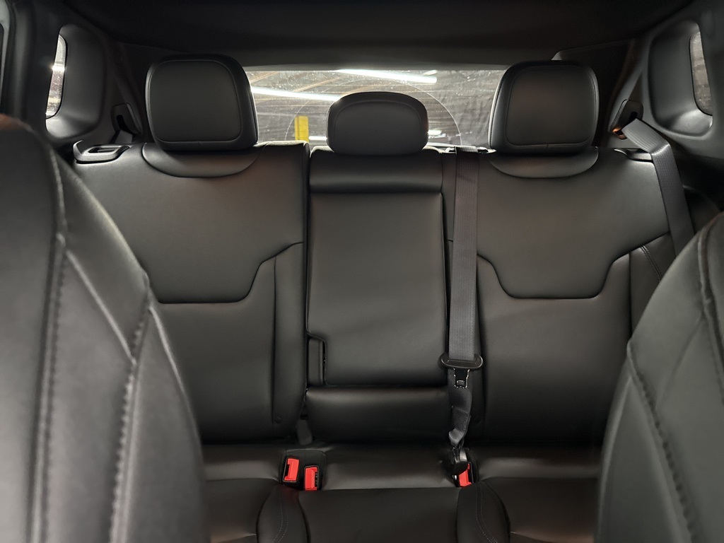 2025 Jeep Compass Limited White at River Oaks CDJR