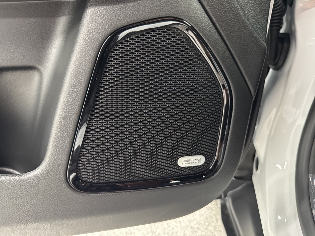 2025 Jeep Compass Limited White at River Oaks CDJR