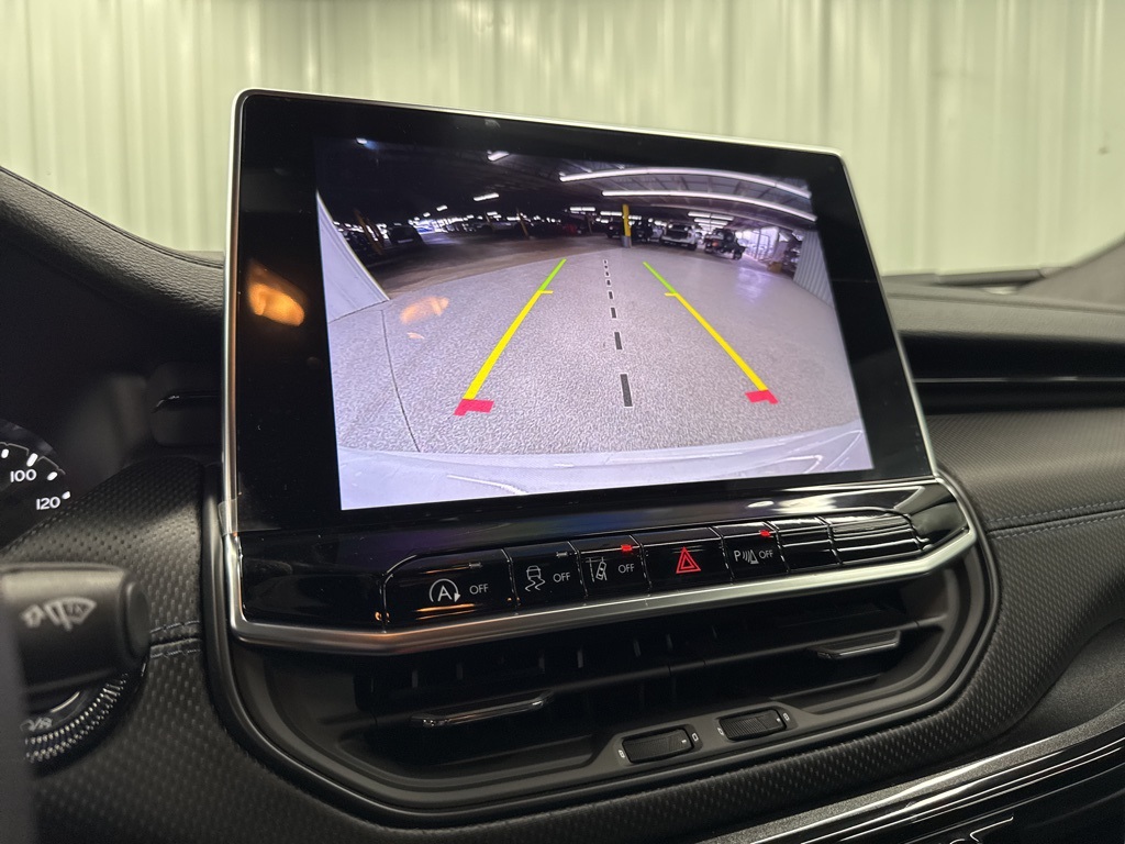 2025 Jeep Compass Limited White at River Oaks CDJR