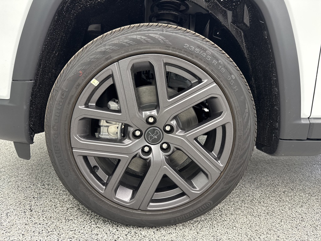 2025 Jeep Compass Limited White at River Oaks CDJR