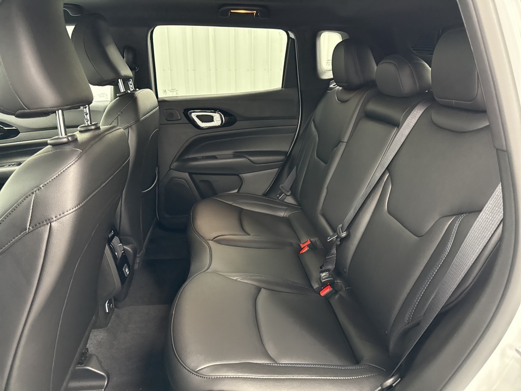 2025 Jeep Compass Limited White at River Oaks CDJR