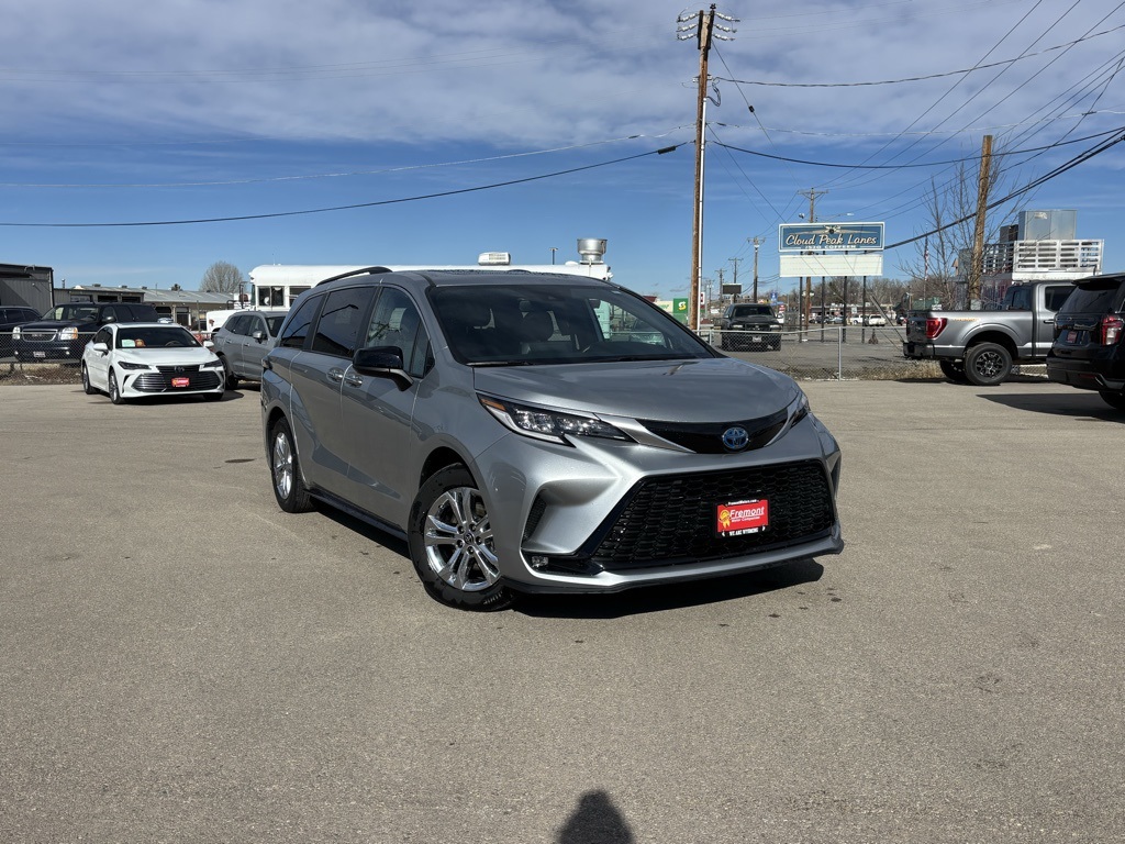 2022 Toyota Sienna XSE 7-Passenger AWD