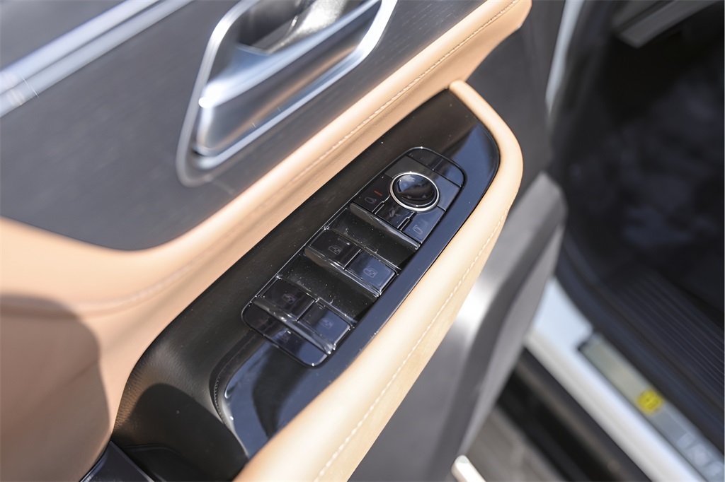 Used Car 2025 Infiniti Qx80  Sensory For Sale In Austin, Texas