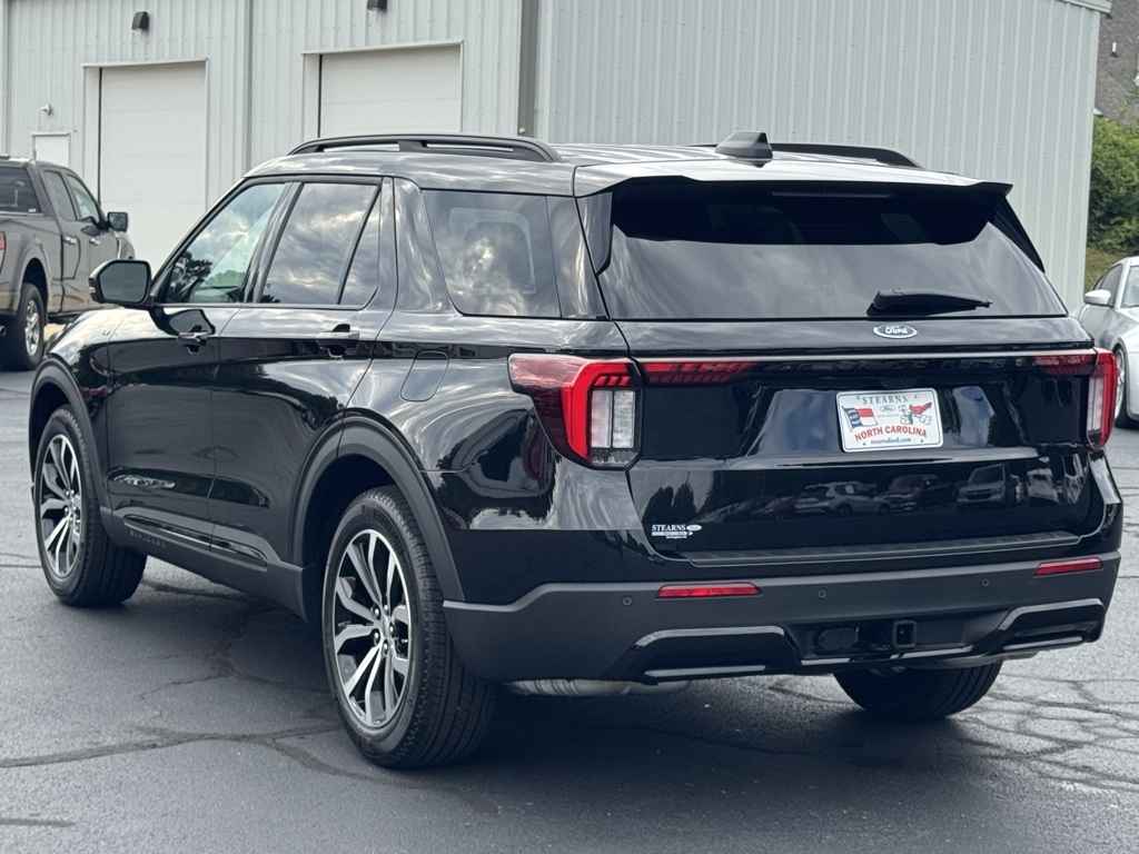 FordExplorer16