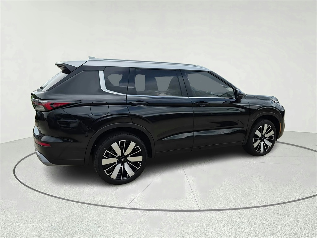 2025 Mitsubishi Outlander SEL - 4