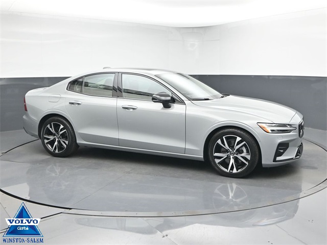 2025 Volvo S60 B5 Plus FWD