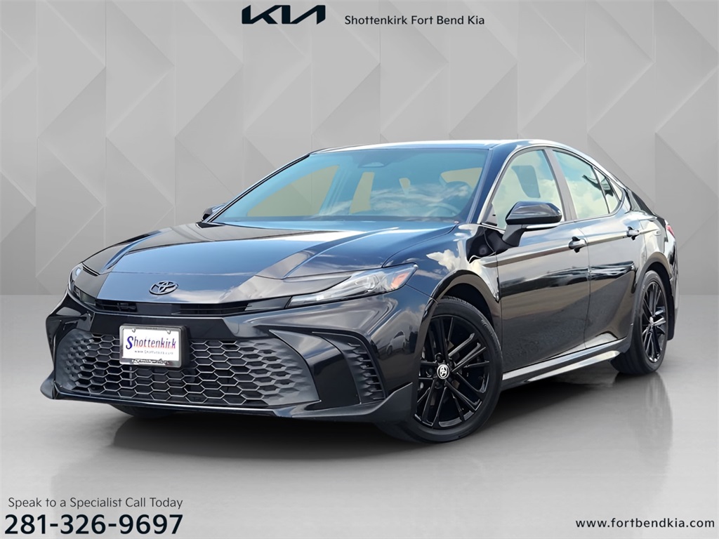 2025 Toyota Camry SE FWD