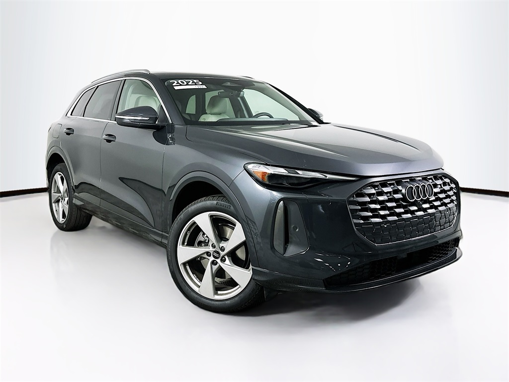 2025 Audi Q5 quattro Premium 40 TFSI