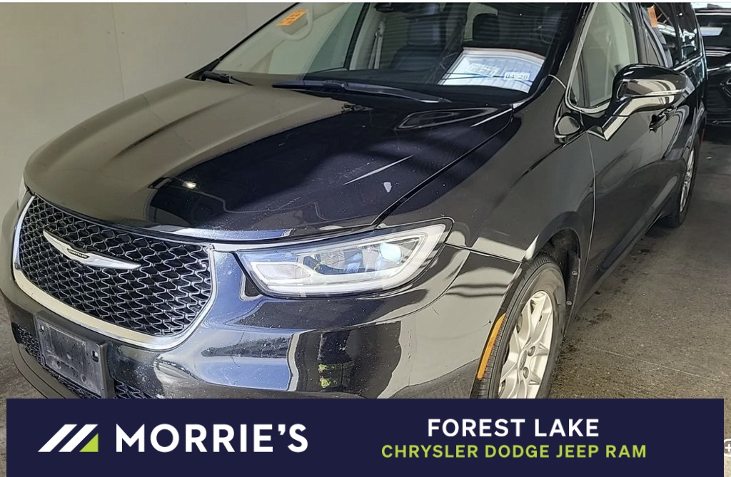 2024 Chrysler Pacifica Touring L's photo