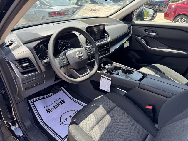 2026 Nissan Rogue SV photo 2