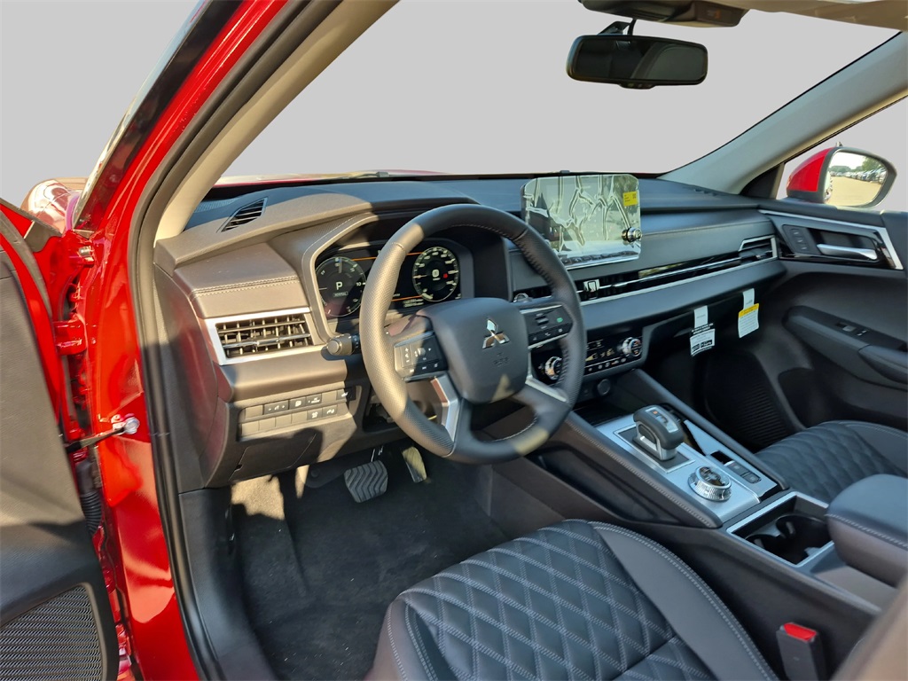 2025 Mitsubishi Outlander PHEV SEL - 8