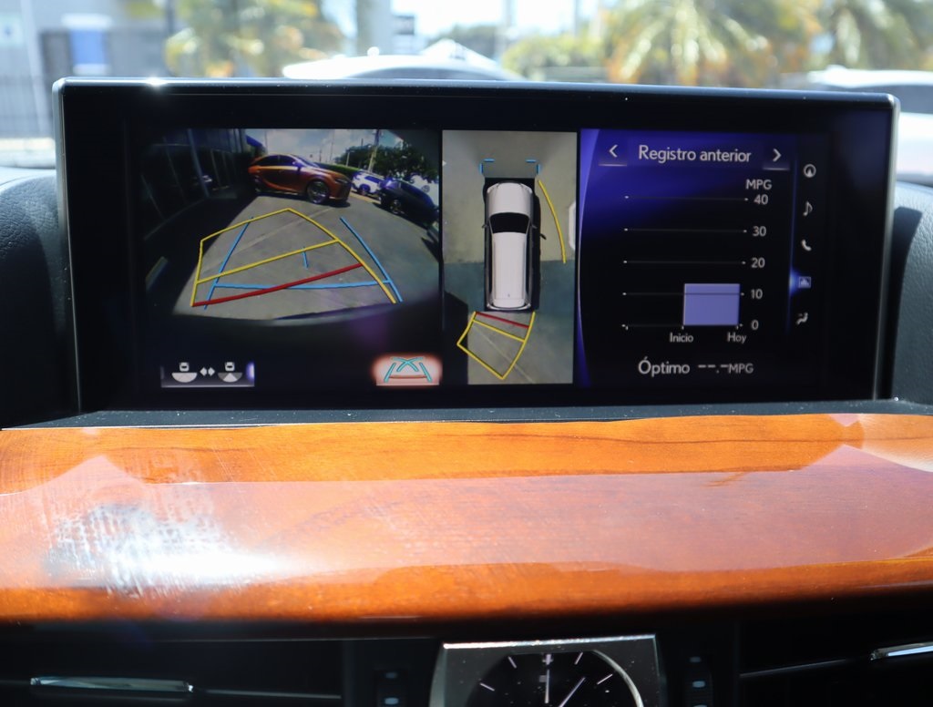 Thumbnail: 2020 Lexus LX - 8