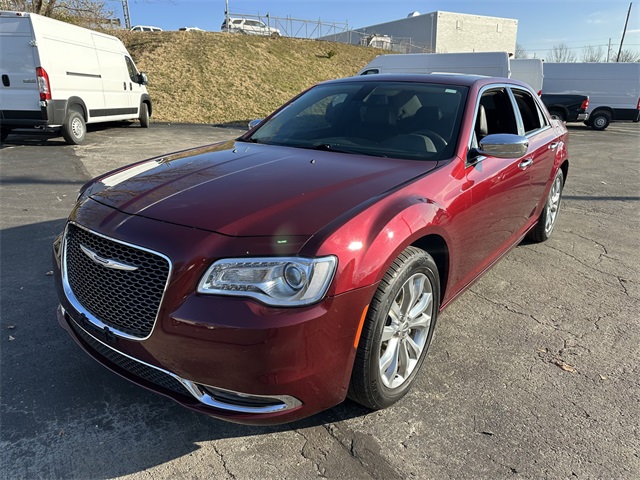 Used 2019 Chrysler 300 Limited with VIN 2C3CCAKG5KH591028 for sale in Kansas City