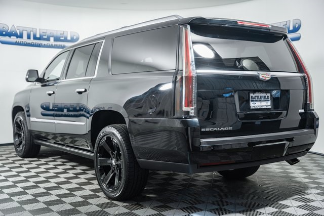 CadillacEscalade ESV4