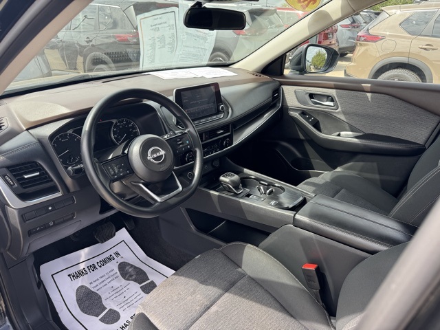 2023 Nissan Rogue SV photo 2