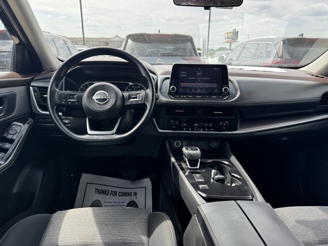 2023 Nissan Rogue SV photo 3