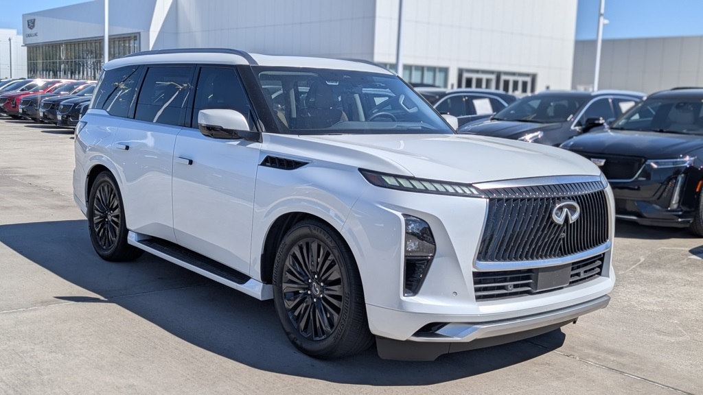 2025 INFINITI QX80 Sensory 4WD