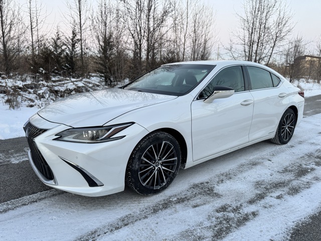 2022 Lexus ES Hybrid 300h FWD