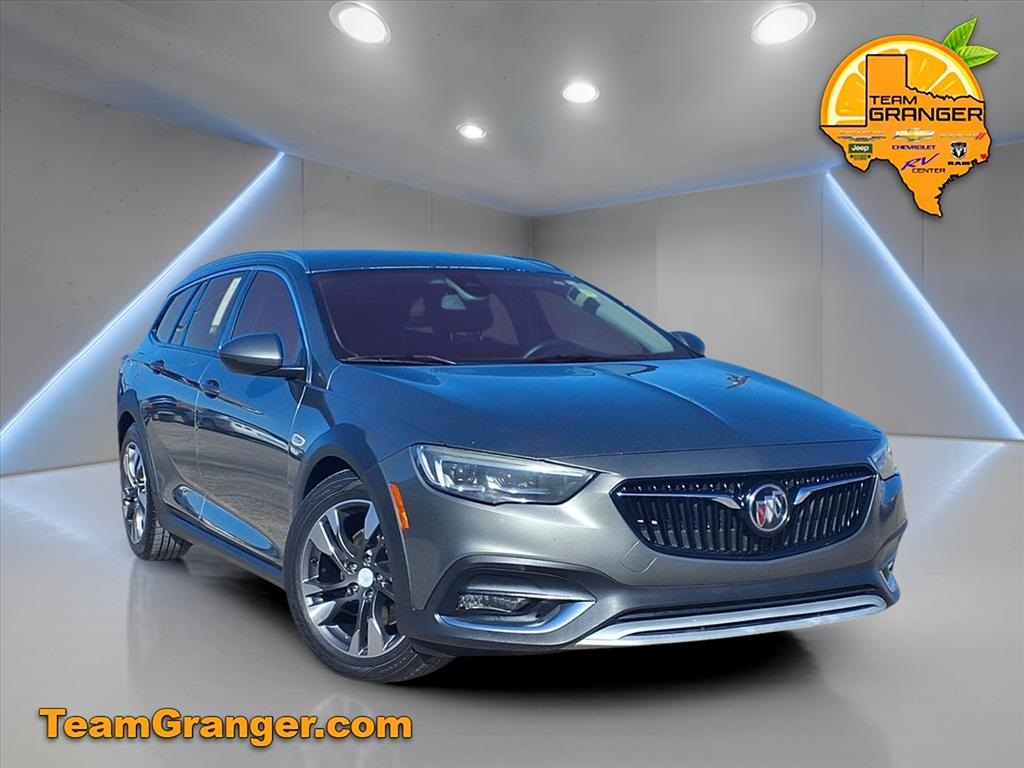 2019 Buick Regal TourX Essence's photo