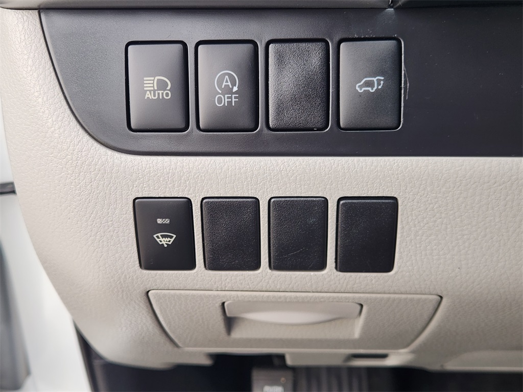 2018 Toyota Highlander XLE White at Big Star Chrysler Jeep Dodge Ram 