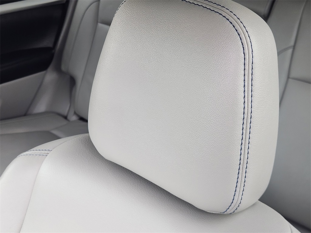 2018 Toyota Highlander XLE White at Big Star Chrysler Jeep Dodge Ram 