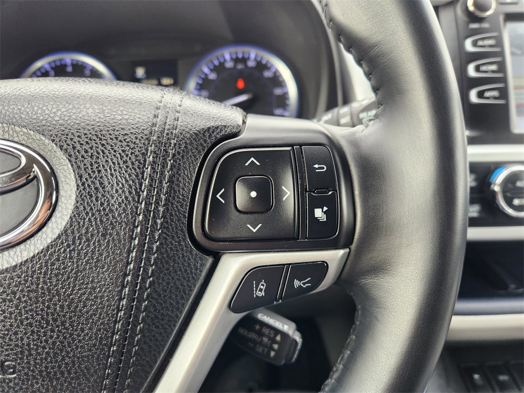 2018 Toyota Highlander XLE White at Big Star Chrysler Jeep Dodge Ram 