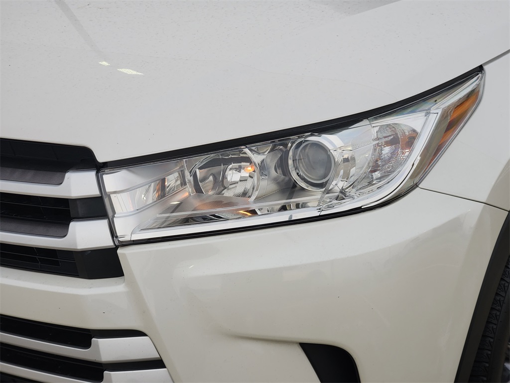 2018 Toyota Highlander XLE White at Big Star Chrysler Jeep Dodge Ram 