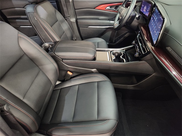 2024 Chevrolet Traverse Z71 photo 2