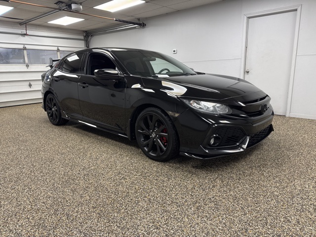 2018 Honda Civic Sport photo 3