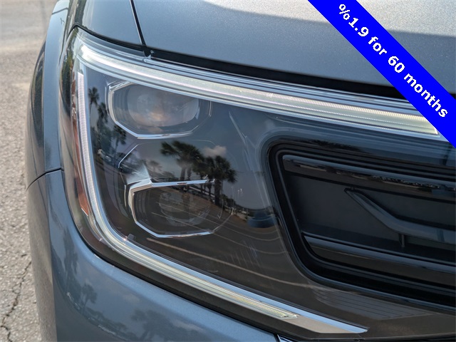 2025 Volkswagen Atlas 2.0T SEL Premium R-Line - 9