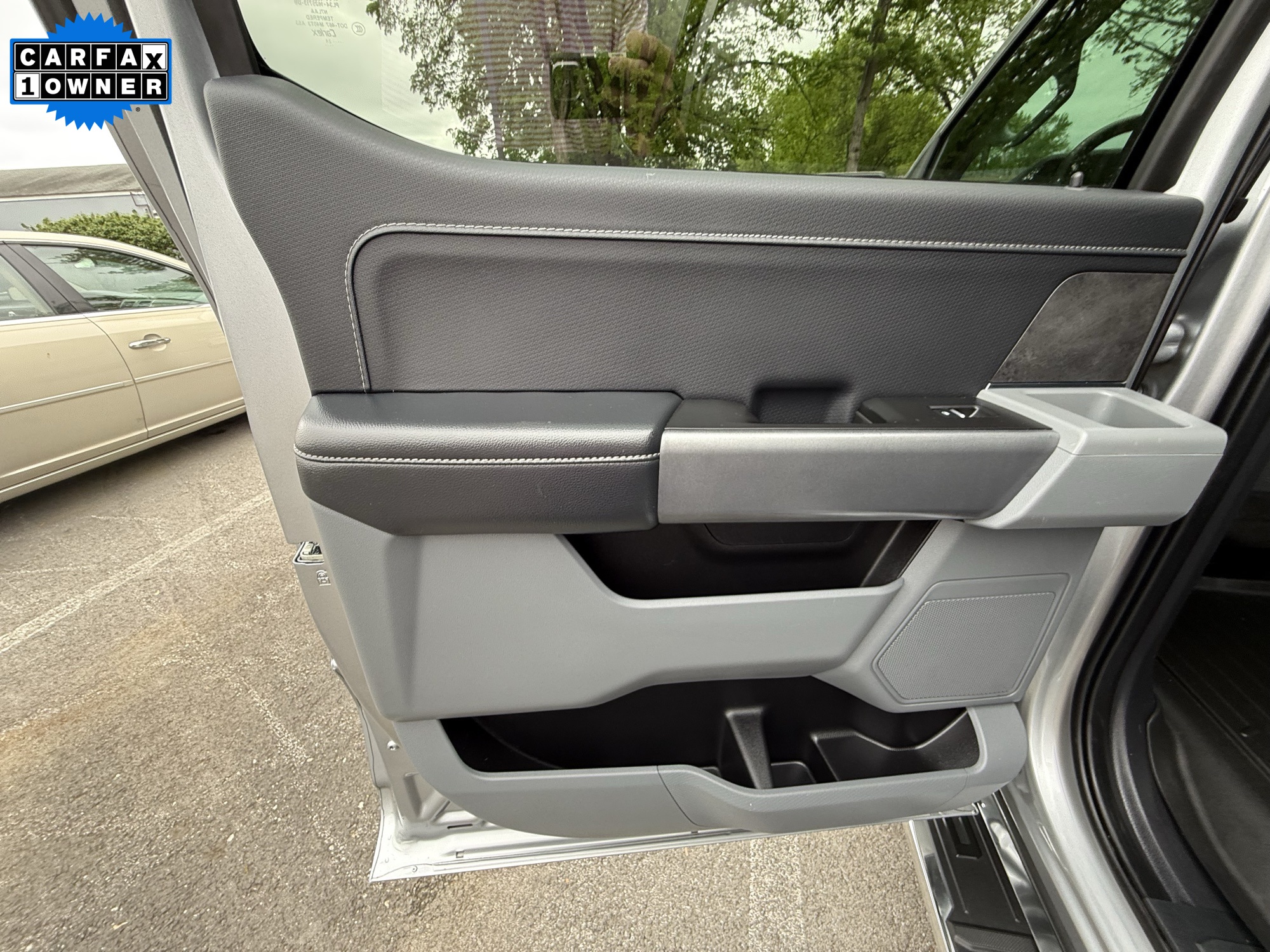 2013 Ford Explorer Base photo 27