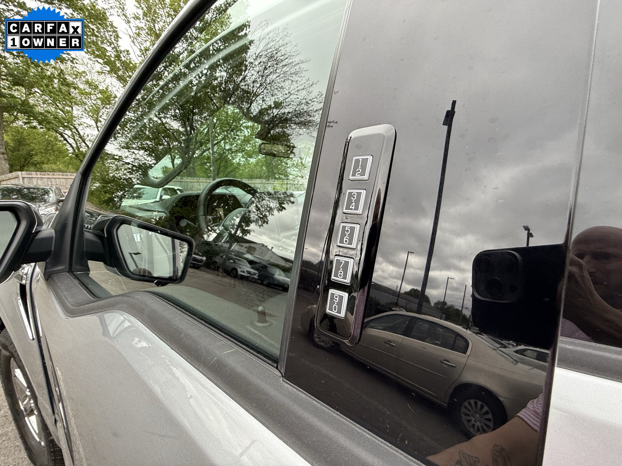 2013 Ford Explorer Base photo 30