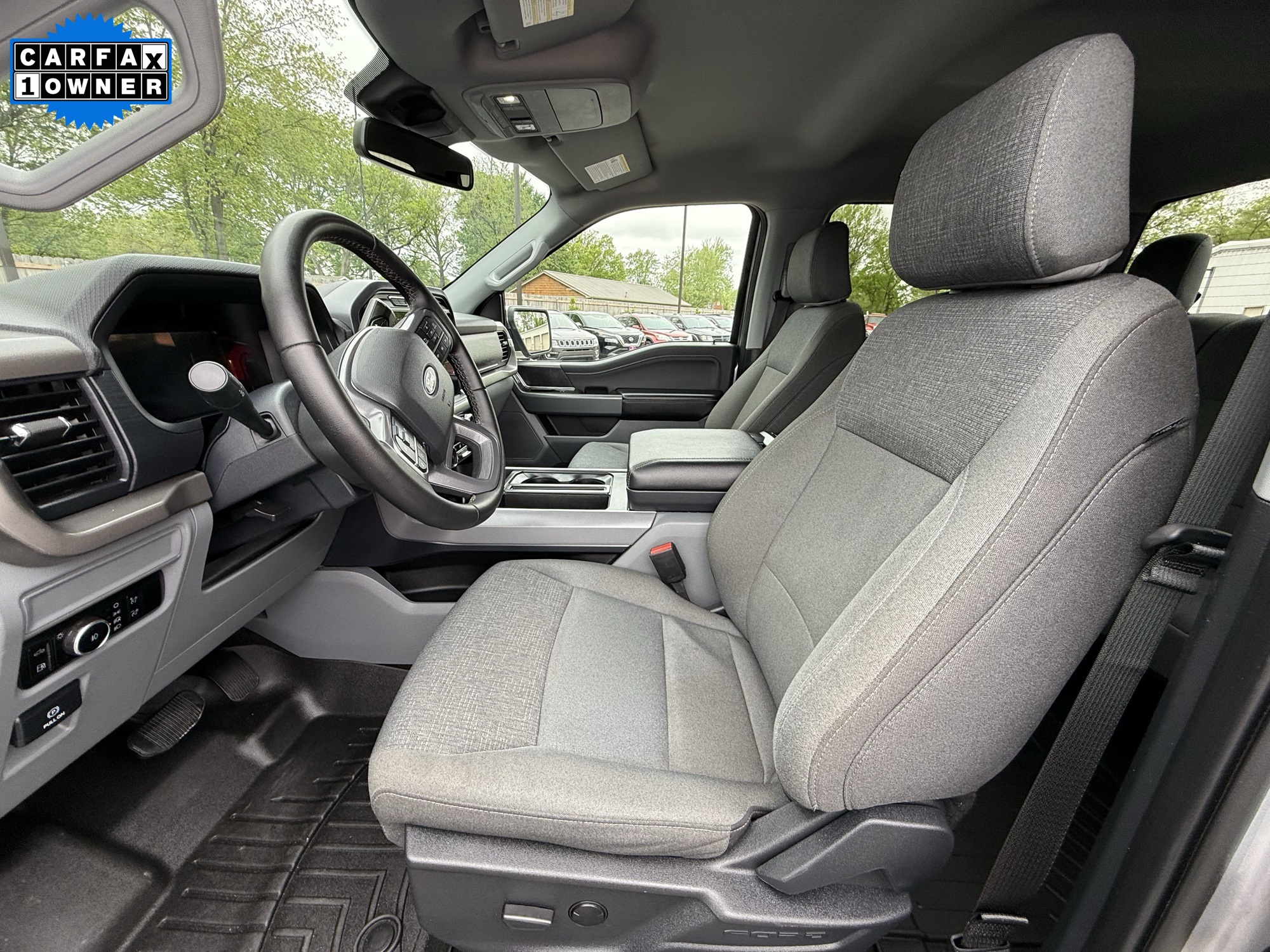 2013 Ford Explorer Base photo 31