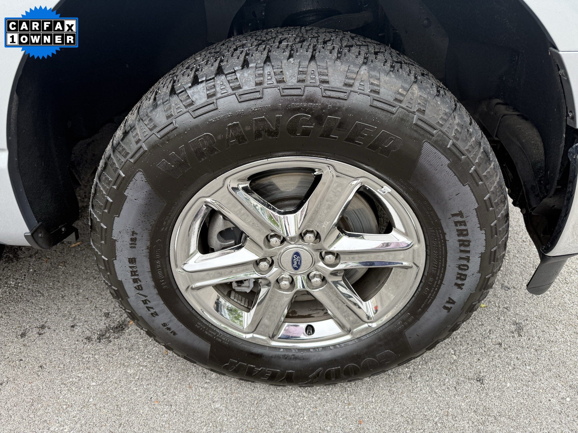 2013 Ford Explorer Base photo 22