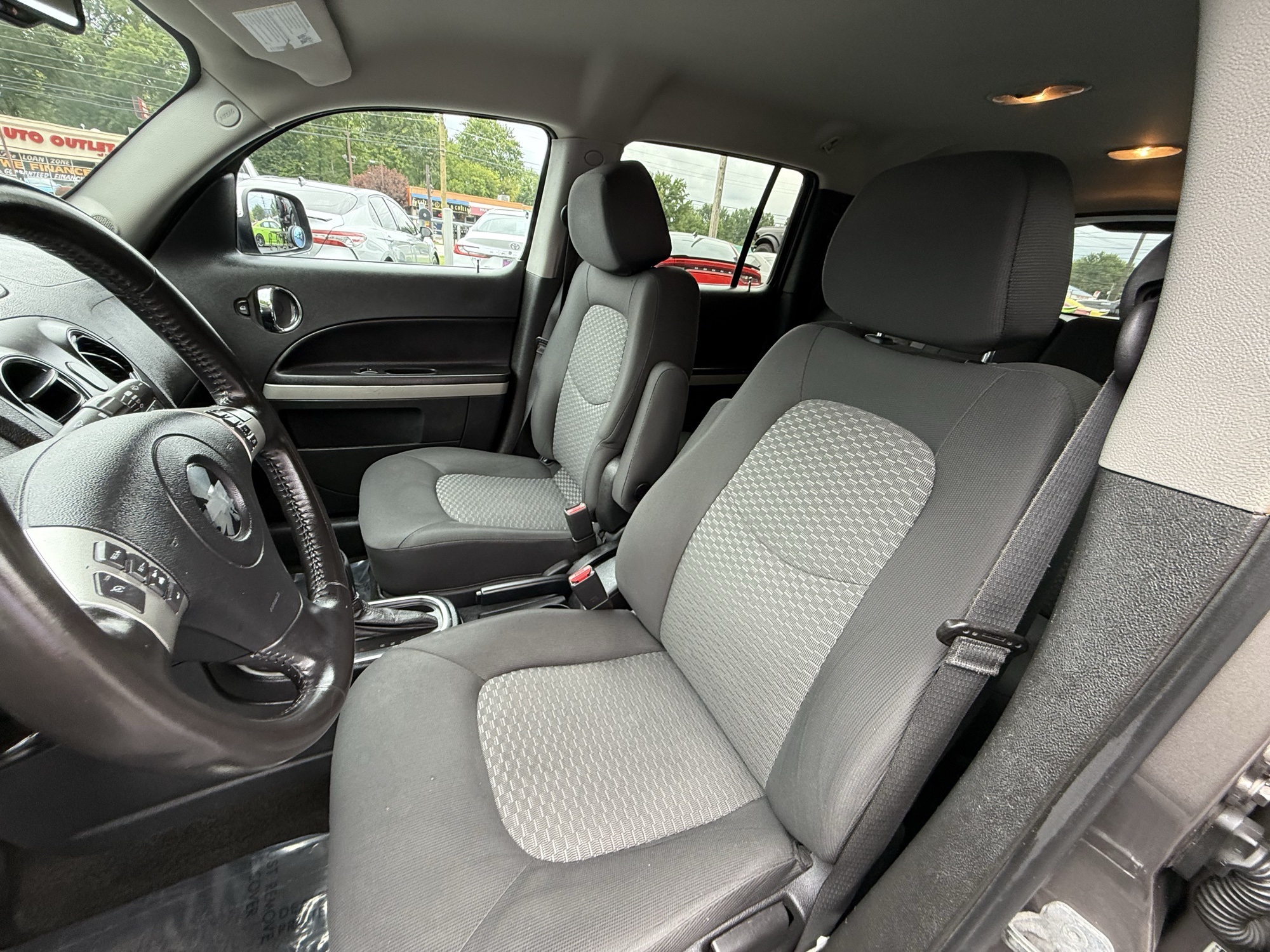 2011 Chevrolet HHR 2LT photo 16