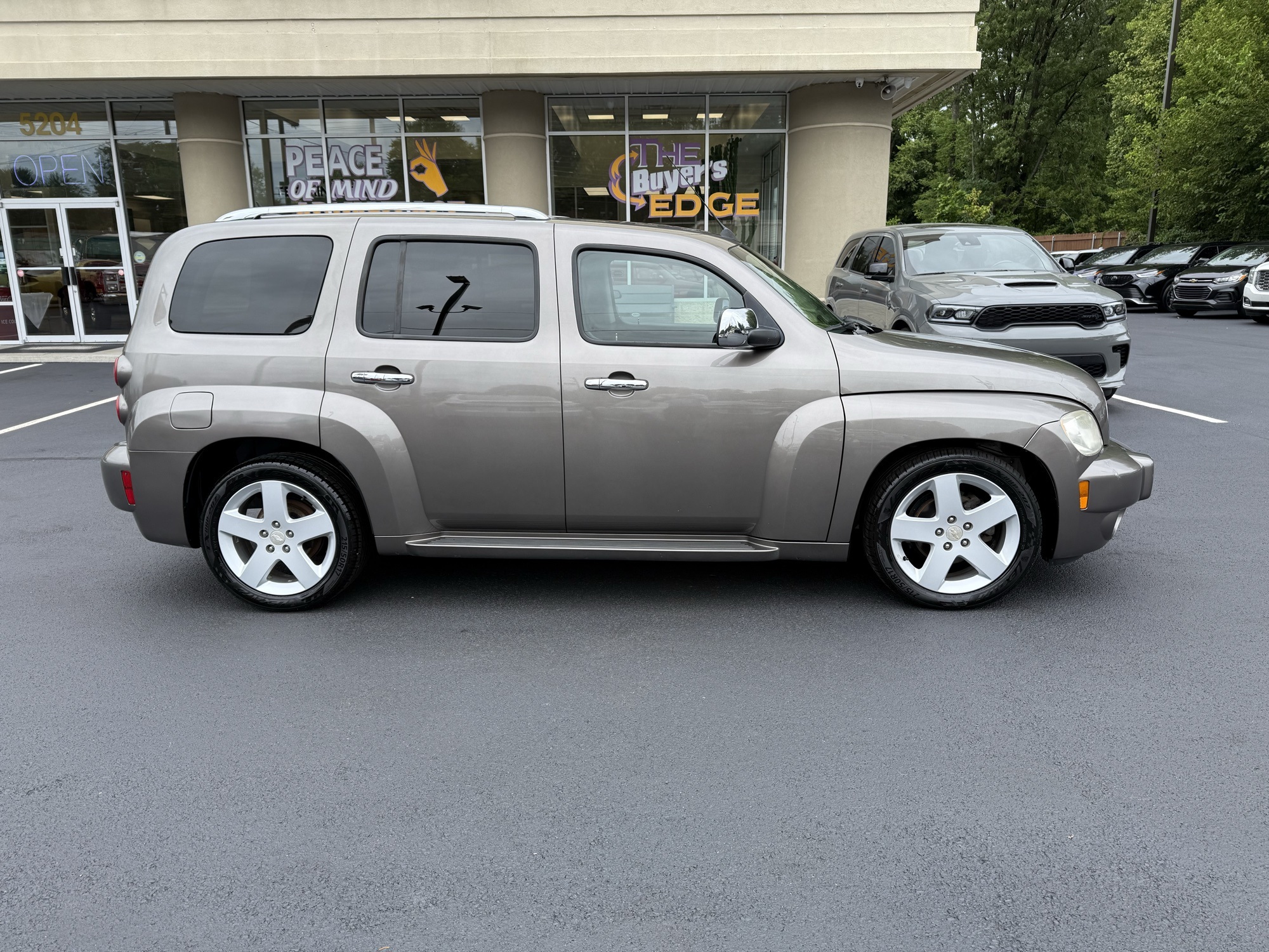2011 Chevrolet HHR 2LT photo 7