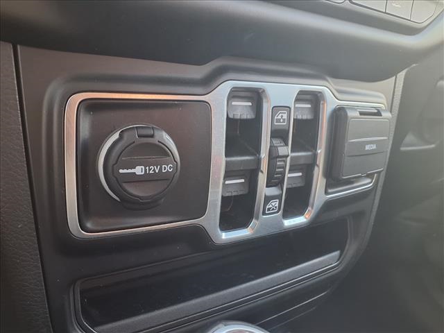 2023 Jeep Wrangler Sahara - 8