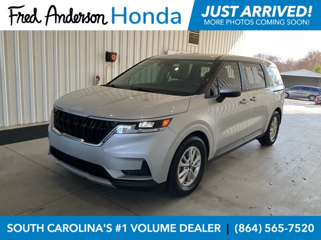 2022 Kia Carnival LX FWD