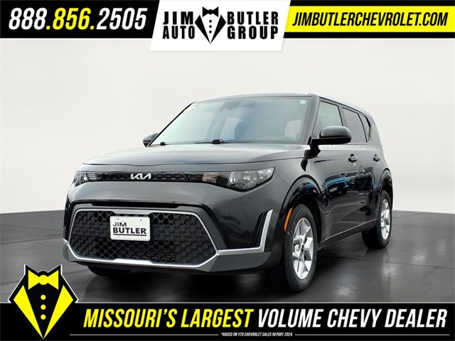 2023 Kia Soul LX's photo