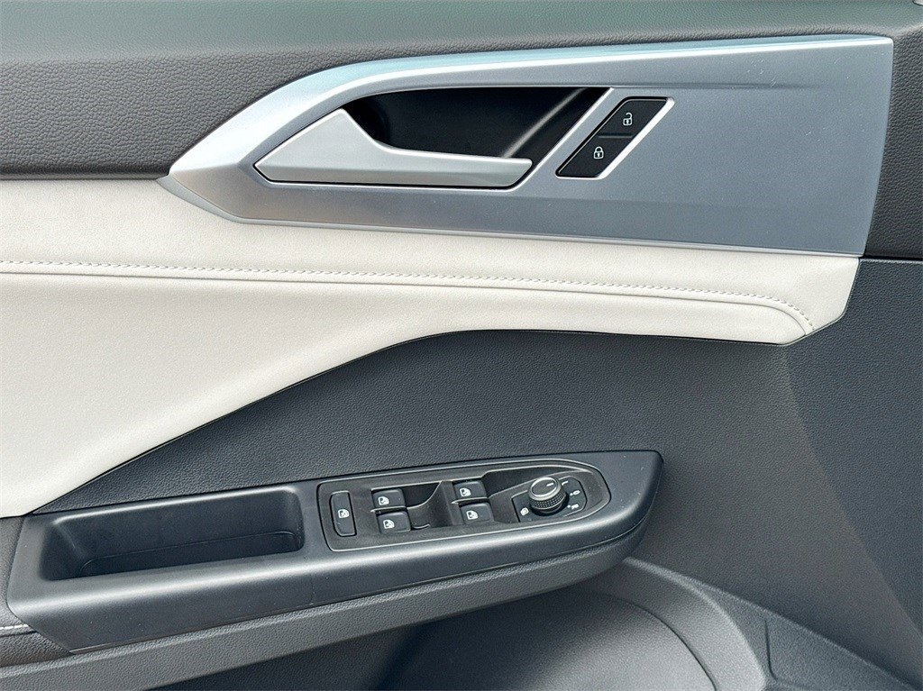 2025 Volkswagen Taos 1.5T SE Gray at DeMontrond Auto Country