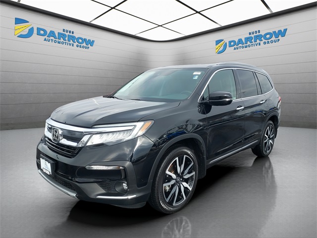 2022 Honda Pilot Touring AWD with Rear Captain's Chairs